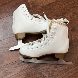 Girls ice skates - figure skates